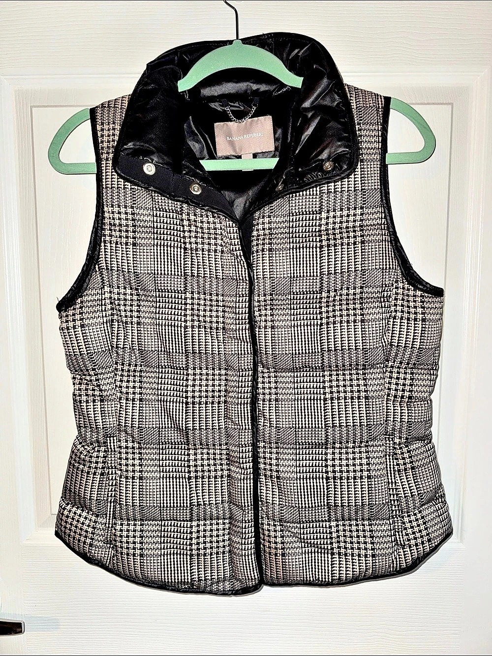 Banana Republic Glen Plaid Puffer Vest Black & Pink Small